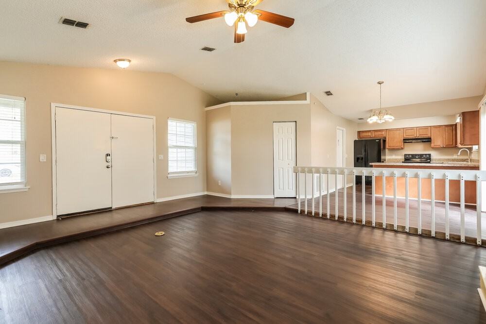 1863 Sherwood Dr - Photo 7 of 19