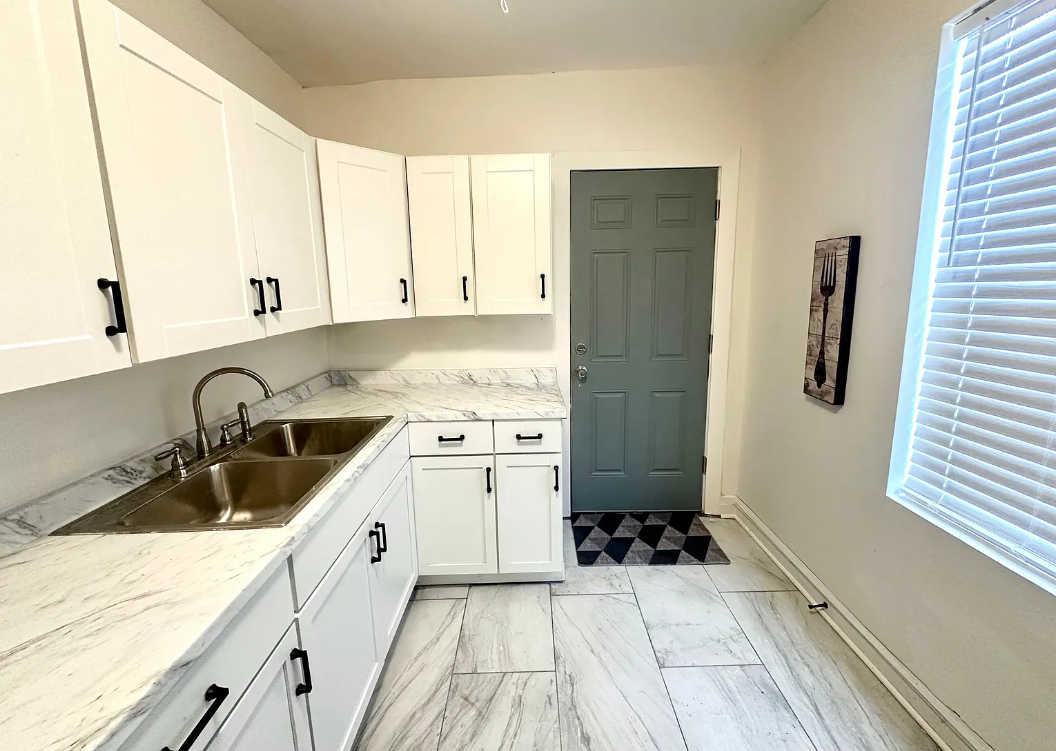 1402 21st Ave N #0 - Photo 3 of 9