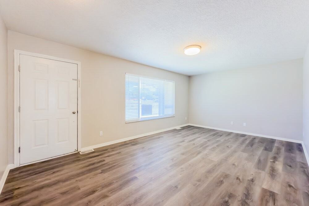 1847 Nw - Photo 5 of 20