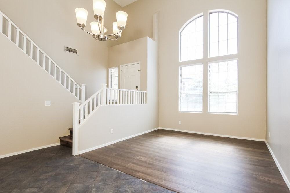 12742 W Charter Oak Rd - Photo 4 of 17