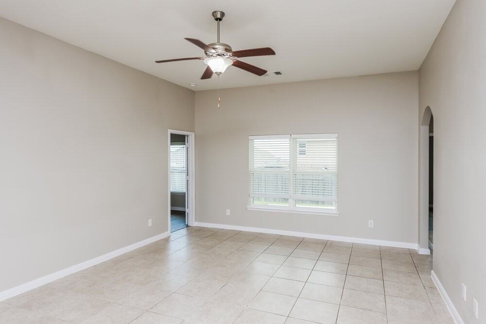 1017 Princewood Dr - Photo 5 of 19
