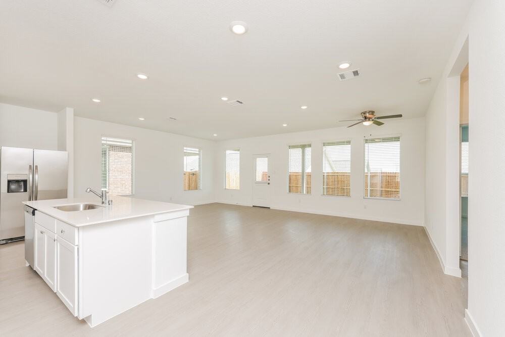 2237 Mustang Ghost Trl - Photo 4 of 18