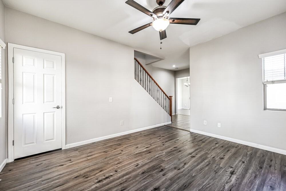 10324 W Sands Dr - Photo 5 of 17