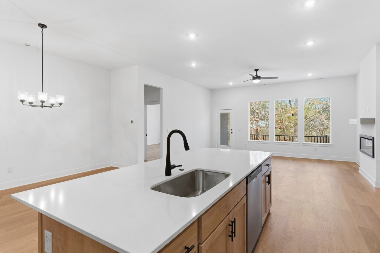 1810 East Fiji Street #1 - Photo 5 of 16