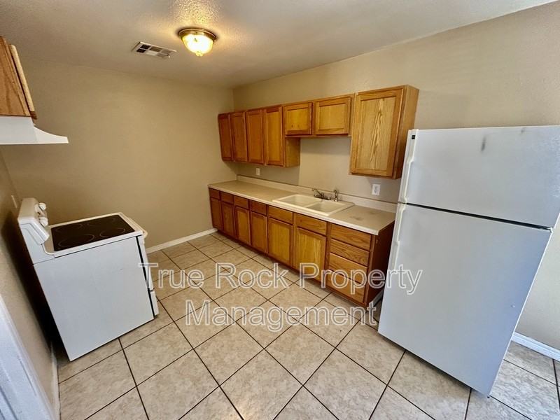 218 E 14th St - Photo 4 of 10