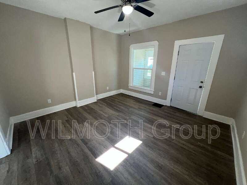 3236 Graceland Ave - Photo 4 of 21