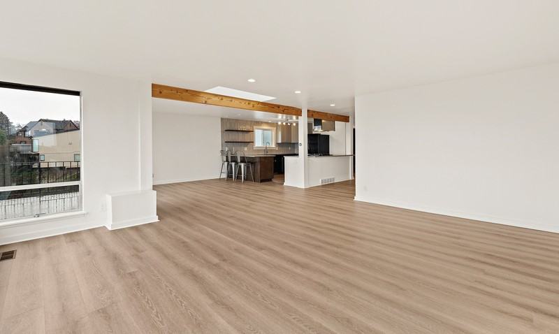 2410 37th Ave Sw - Photo 2 of 21