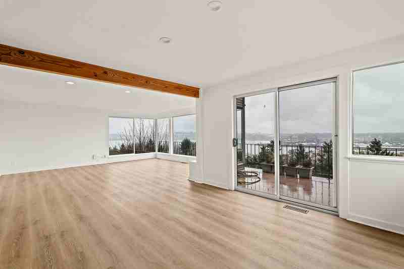 2410 37th Ave Sw - Photo 5 of 21