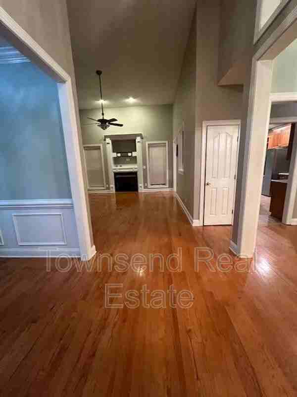 305 W Summerchase Dr - Photo 2 of 21