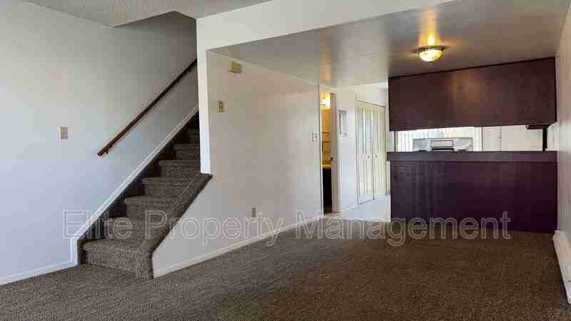 25 Royal Crest Dr #B - Photo 3 of 14