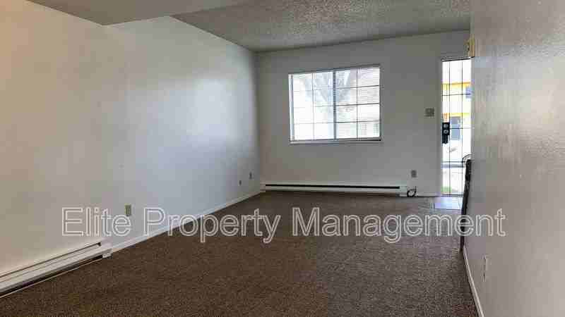 25 Royal Crest Dr #B - Photo 4 of 14