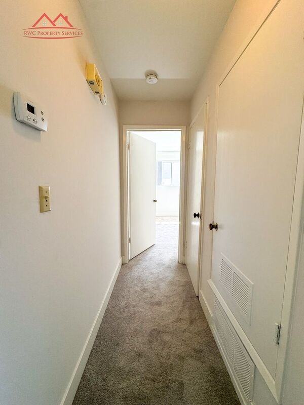 411 College Ave #D - Photo 7 of 12