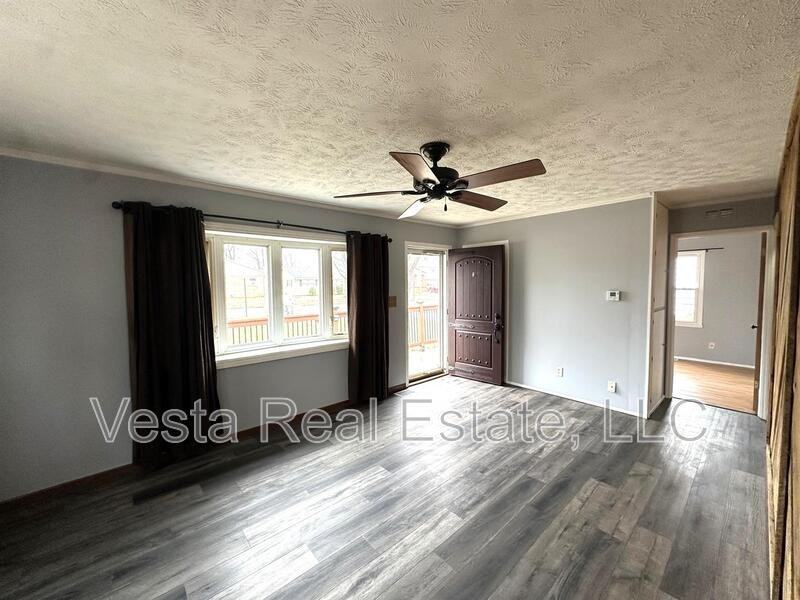 727 Dale St - Photo 7 of 16