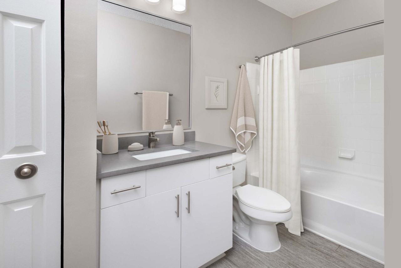 Camden Deerfield - Photo 6 of 33