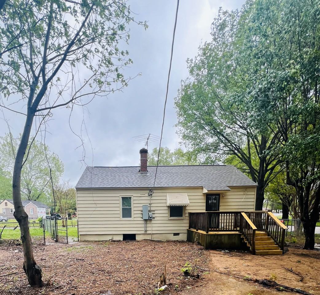 2145 Pendleton St #1 - Photo 2 of 10