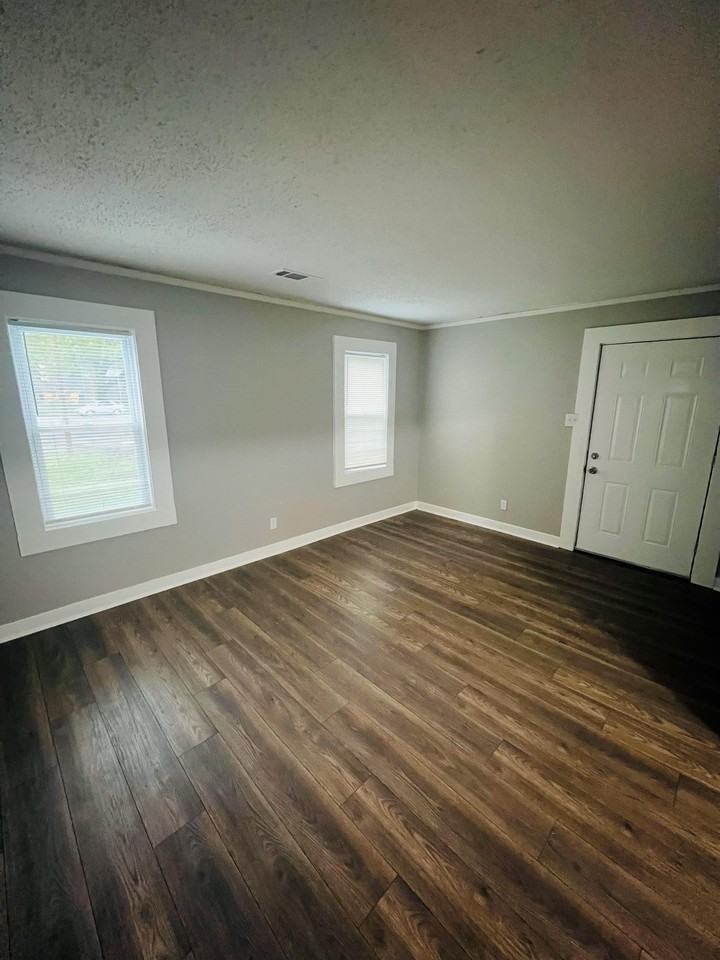 2145 Pendleton St #1 - Photo 3 of 10