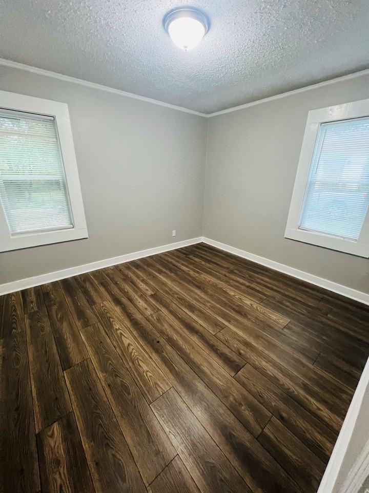 2145 Pendleton St #1 - Photo 7 of 10