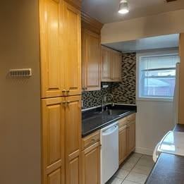 172 Newton St #6 - Photo 3 of 10