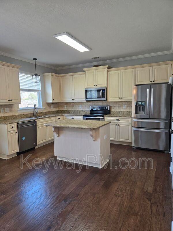 999 Watermark Dr - Photo 7 of 36