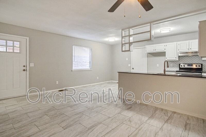 502 Peppertree Ln - Photo 6 of 18