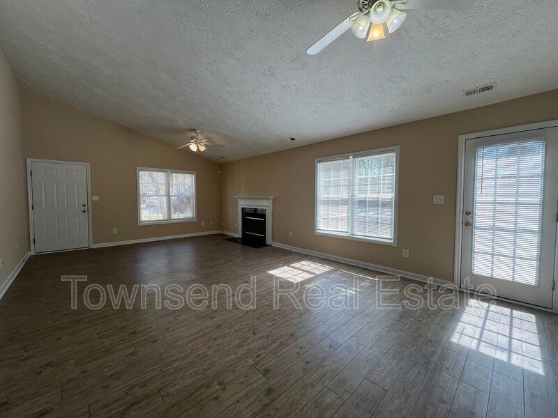 566 Crooked Creek Ct - Photo 3 of 15