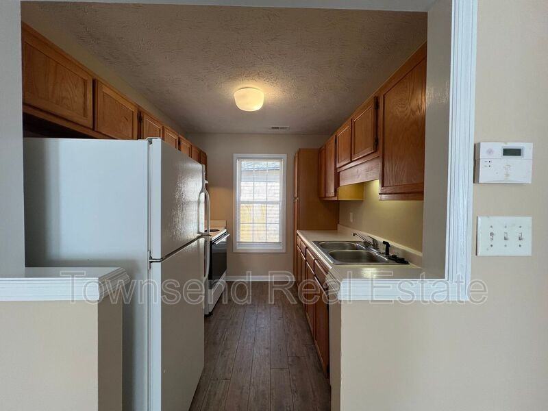 566 Crooked Creek Ct - Photo 4 of 15