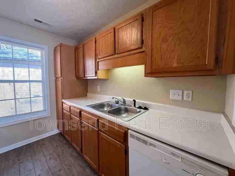 566 Crooked Creek Ct - Photo 5 of 15