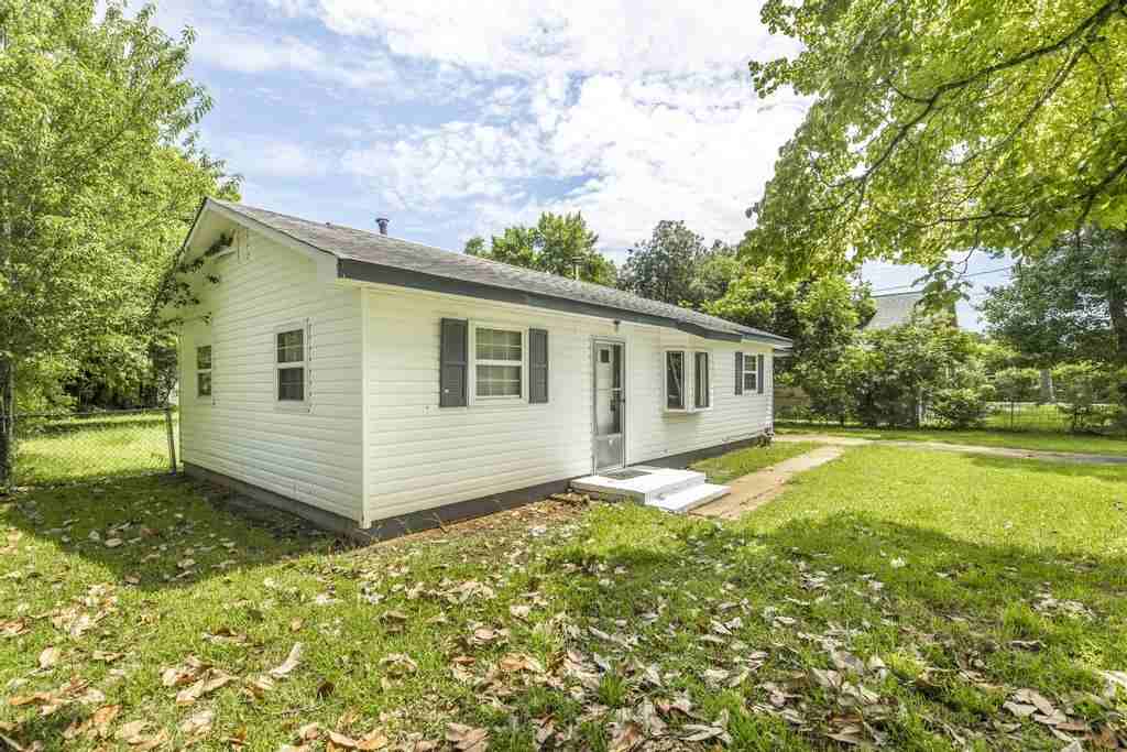 222 Lawn St #A - Photo 4 of 46