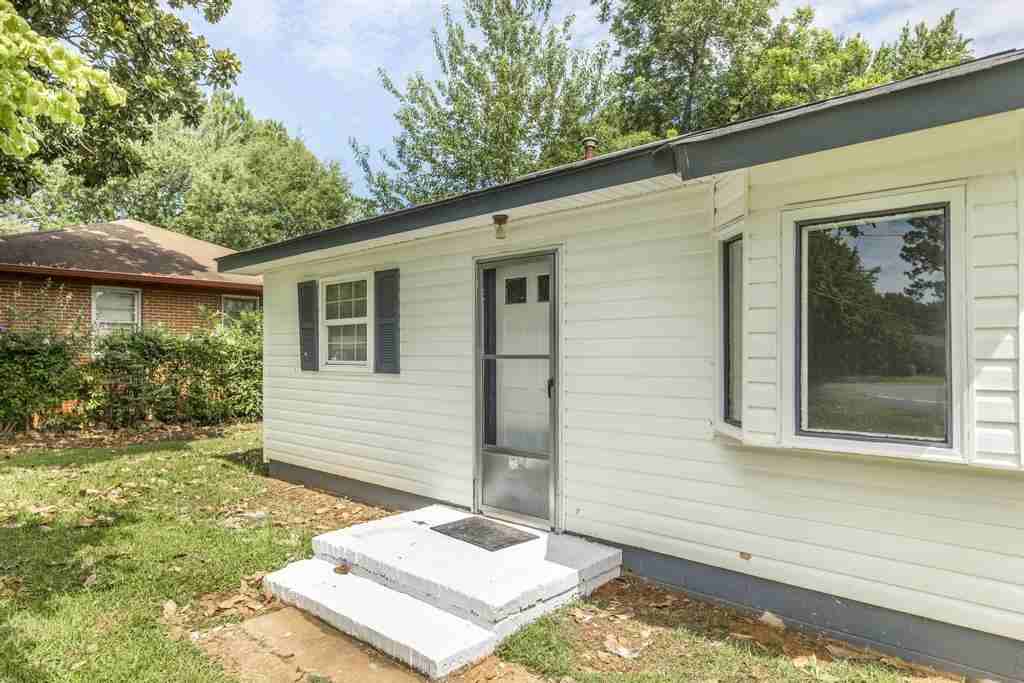 222 Lawn St #A - Photo 6 of 46