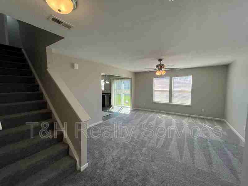 8117 Whistlewood Dr - Photo 3 of 25