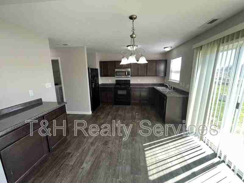 8117 Whistlewood Dr - Photo 5 of 25