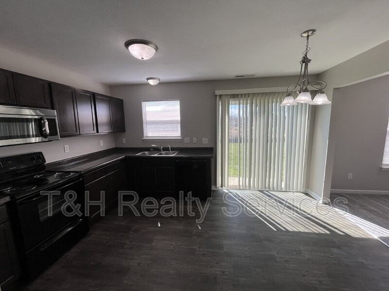 8117 Whistlewood Dr - Photo 6 of 25