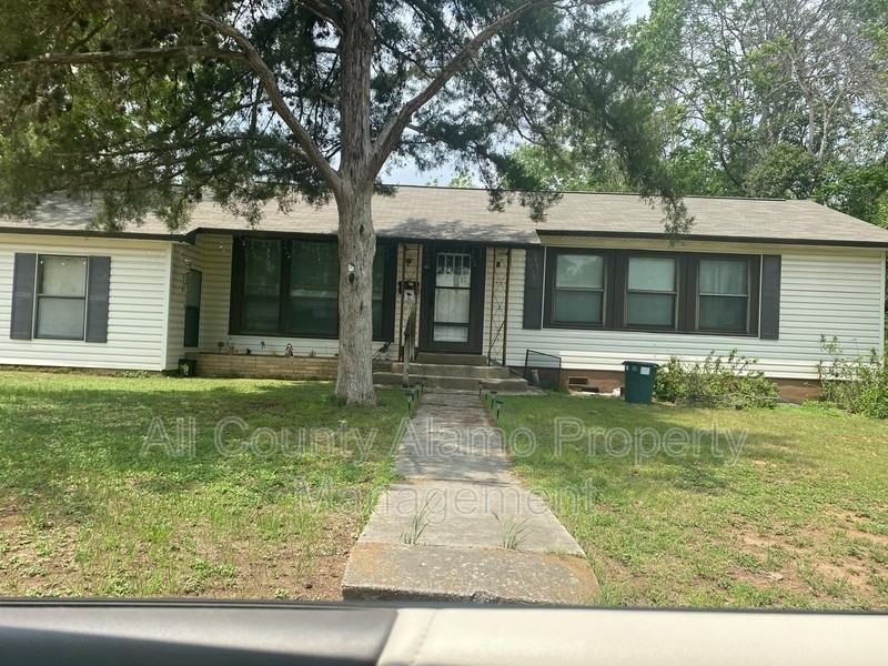 301 Aero Ave - Photo 2 of 24