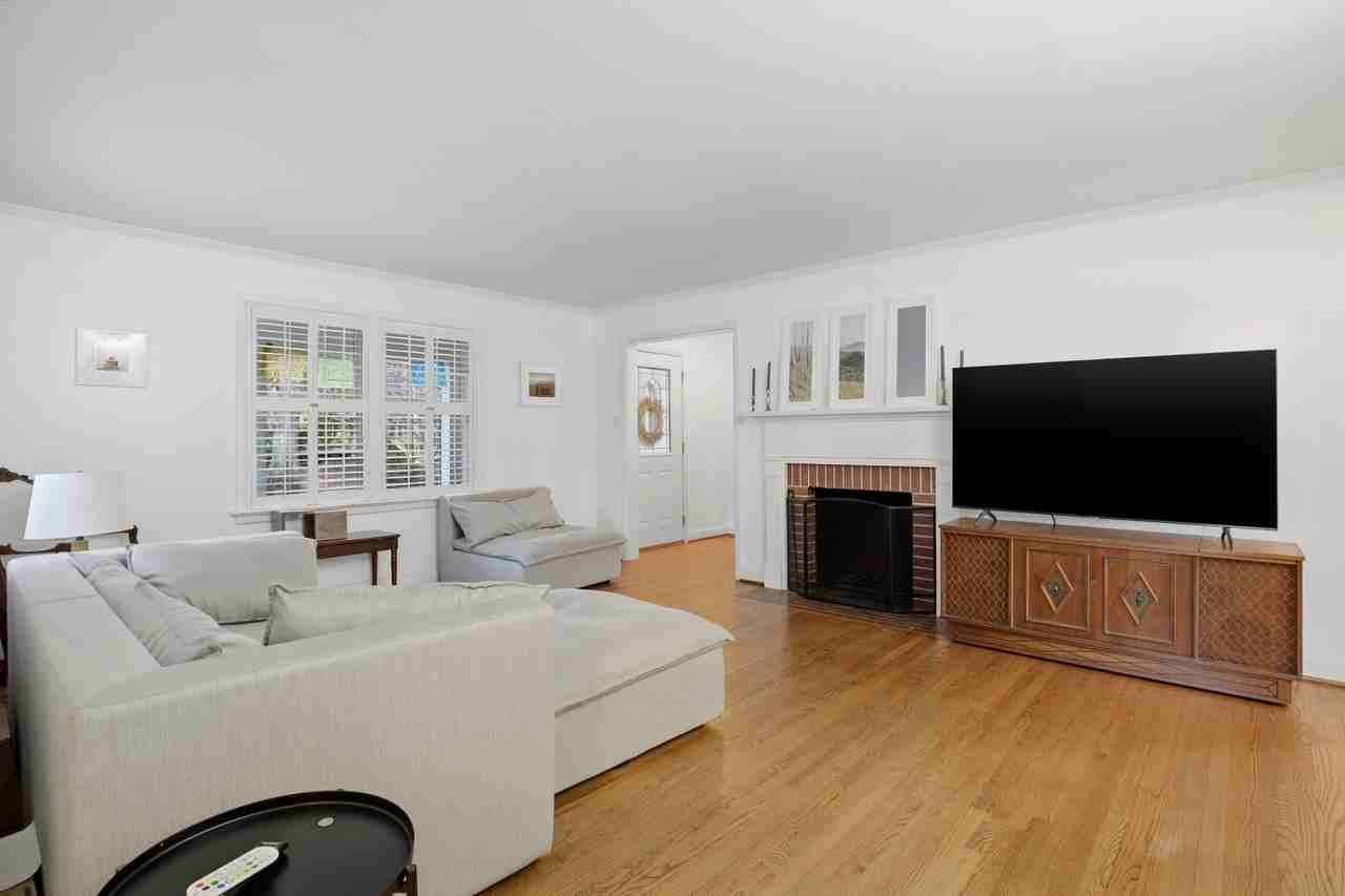 1700 E Mulberry St #1 - Photo 6 of 19