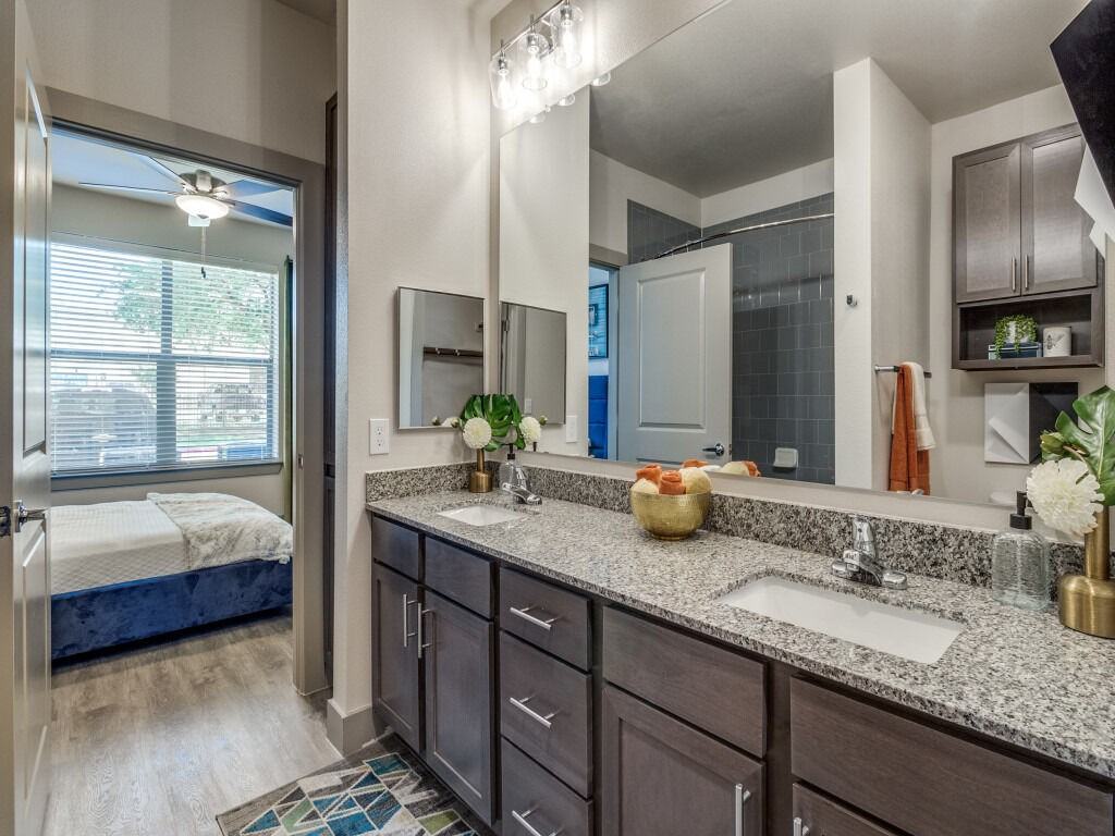 Palladium Dallas Stemmons - Photo 5 of 48