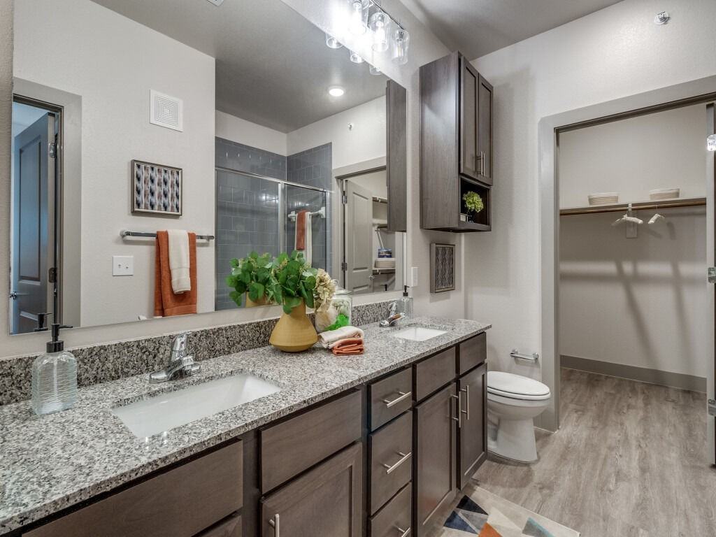 Palladium Dallas Stemmons - Photo 6 of 48