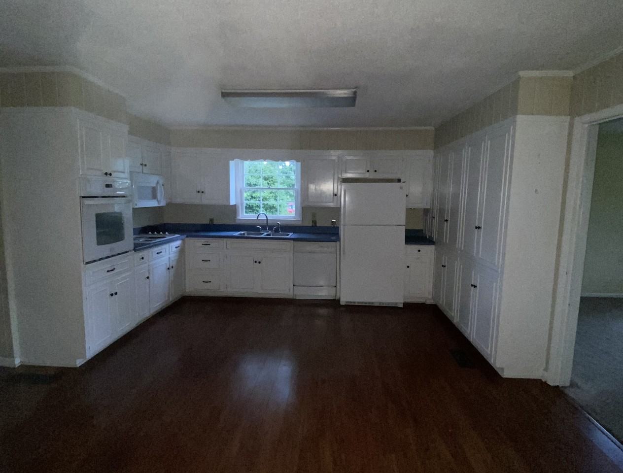 1305 N Eufaula Ave #1 - Photo 2 of 10