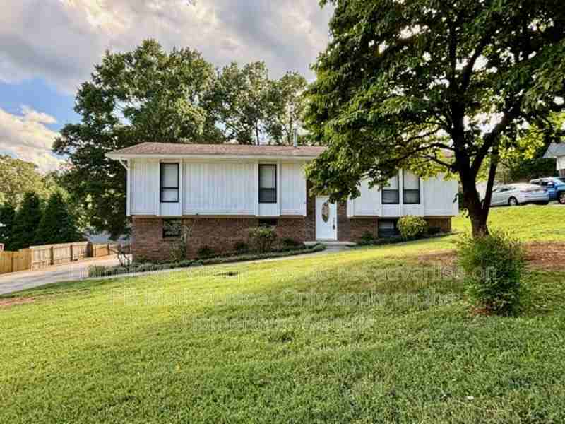 816 N Valleywood Cir - Photo 2 of 34