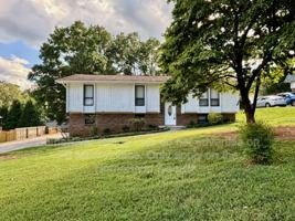 featured image of 816 N Valleywood Cir