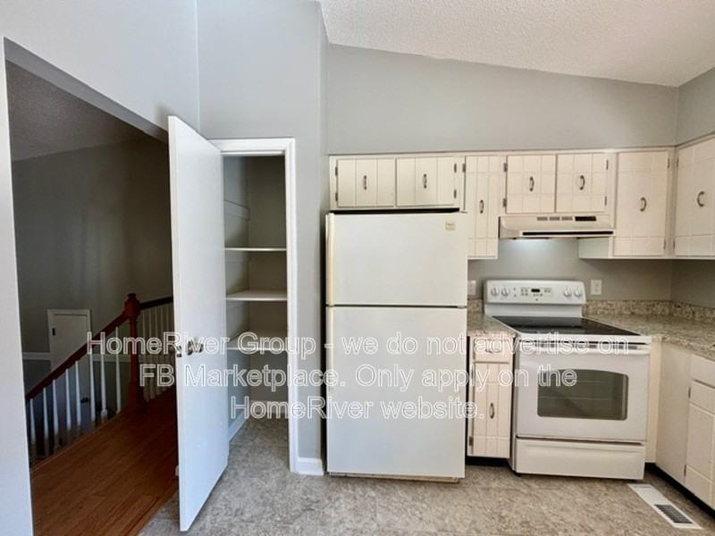 816 N Valleywood Cir - Photo 7 of 34