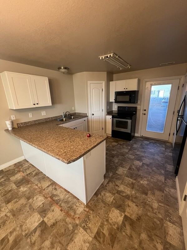 465 Nw #C - Photo 4 of 11