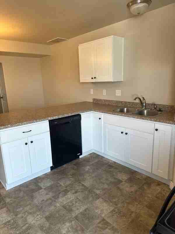 465 Nw #C - Photo 5 of 11