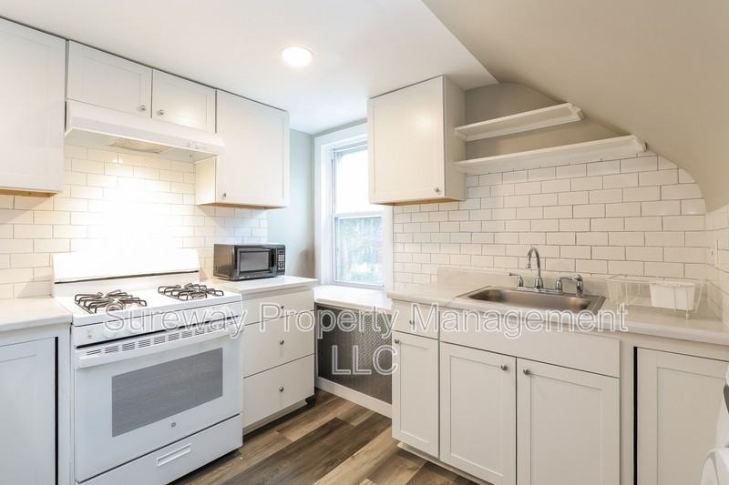2009 E Mcgalliard Ave #2ndFL - Photo 6 of 15