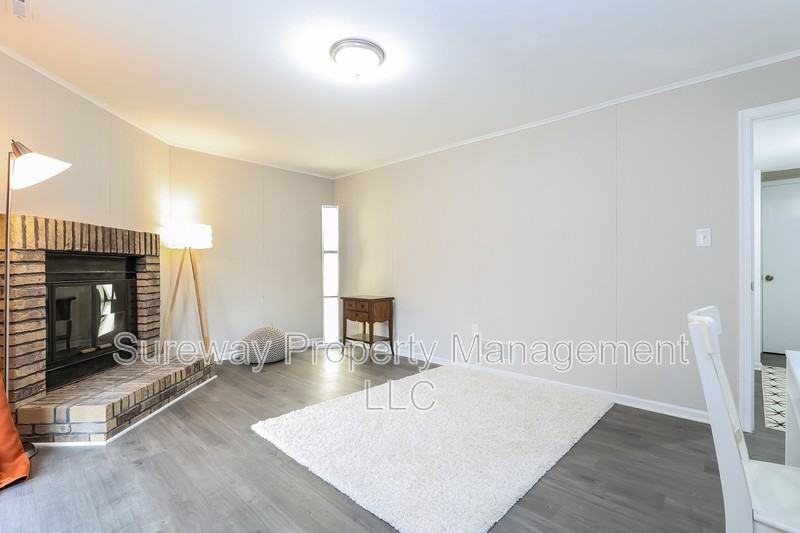 37 Featherbed Ct - Photo 3 of 20