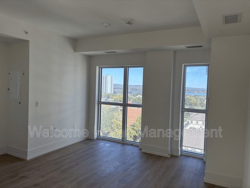 206 King St W #907 - Photo 4 of 14