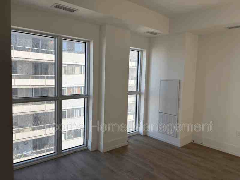 206 King St W #907 - Photo 5 of 14