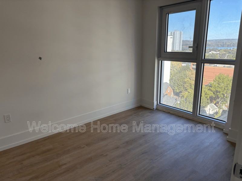 206 King St W #907 - Photo 6 of 14