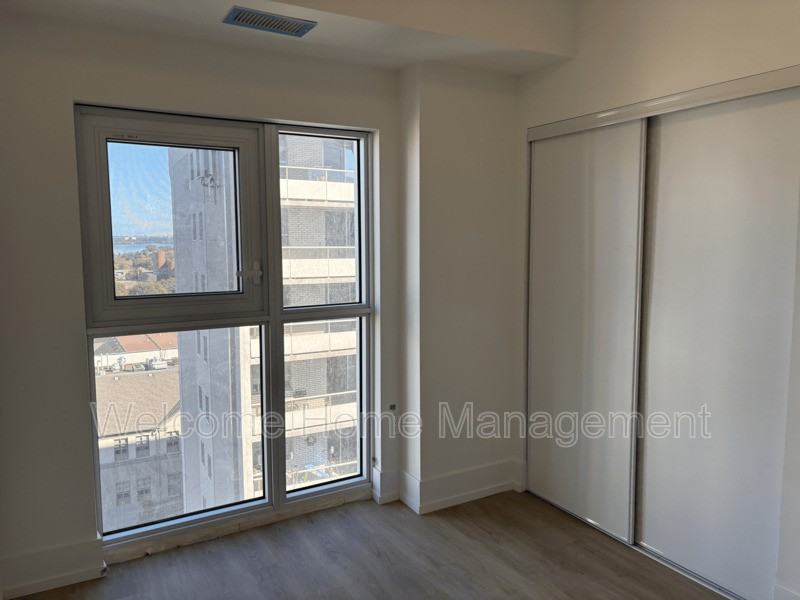 206 King St W #907 - Photo 7 of 14