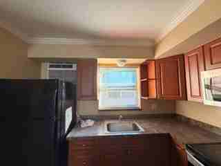 508 Sw 4th Ave #4 - Photo 3 of 9