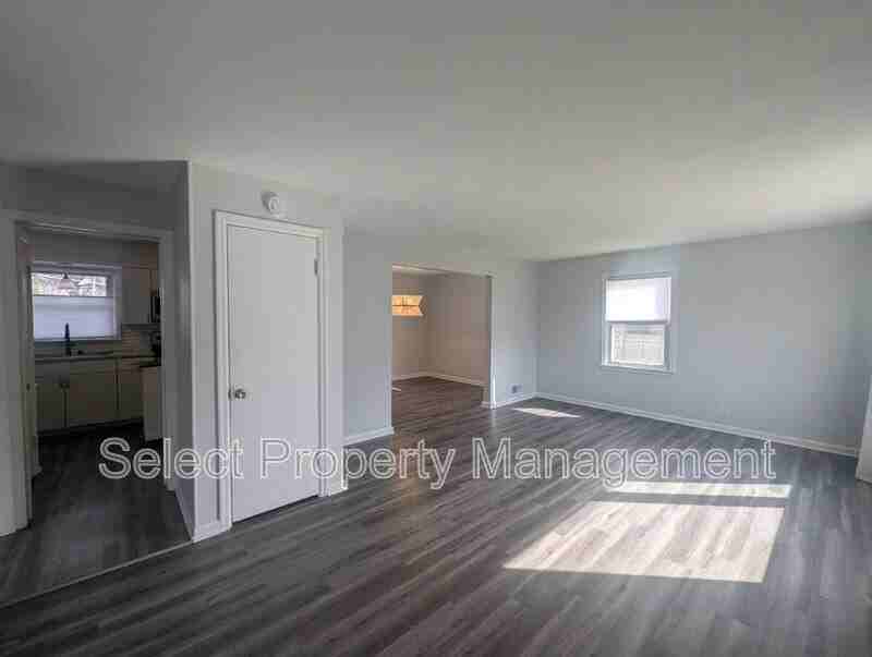 1523 Curdes Ave - Photo 3 of 24